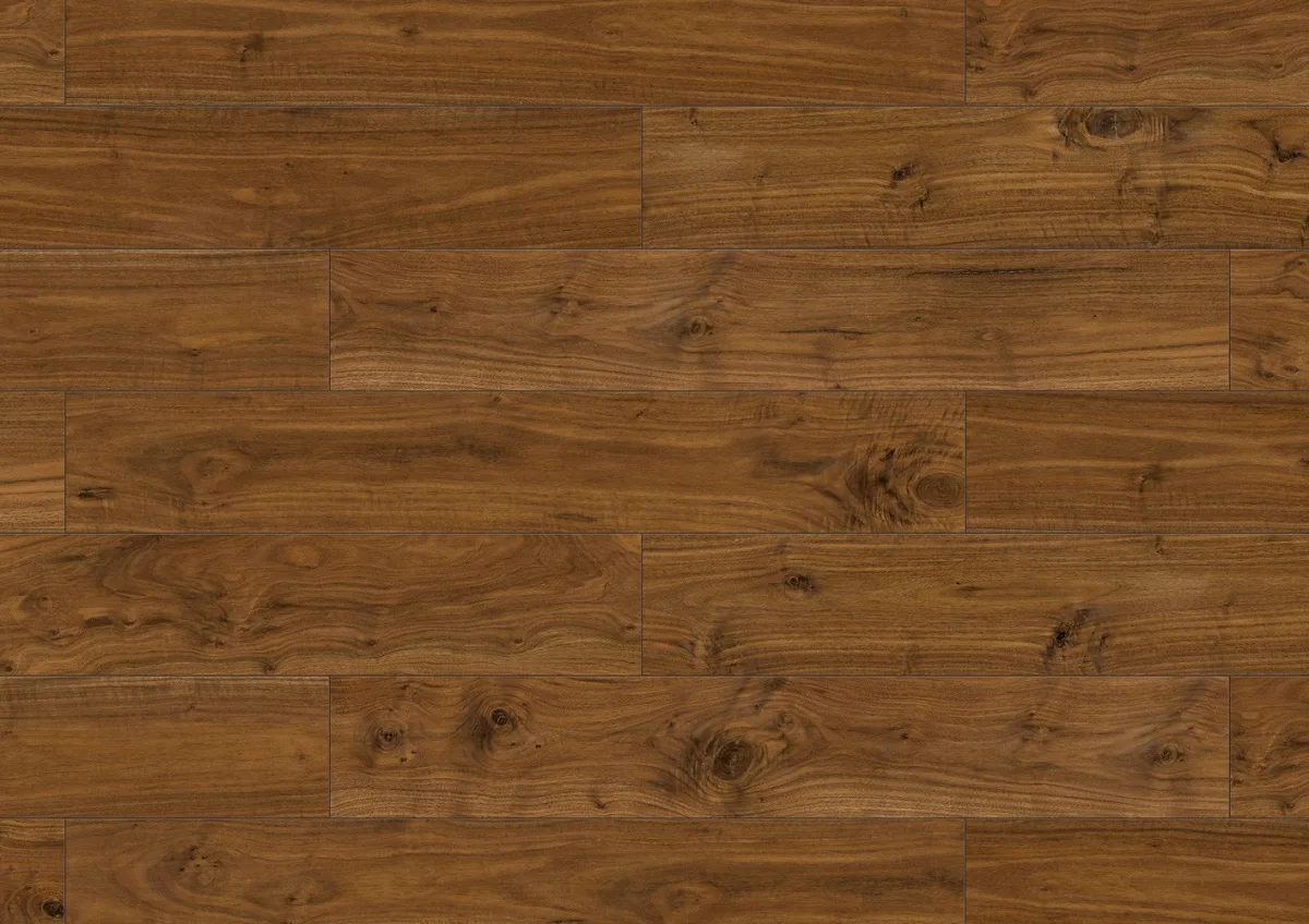 R246 Cadenza Walnut R246 Cadenza Walnut